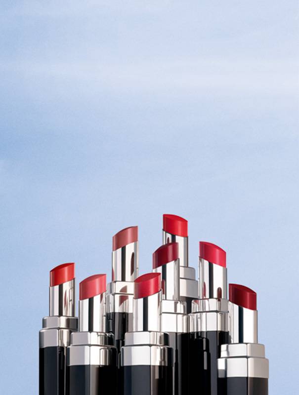 كوني مشرقة مع شانيل CHANEL وضعي المزيد من أحمر الشفاه Rouge Coco Bloom