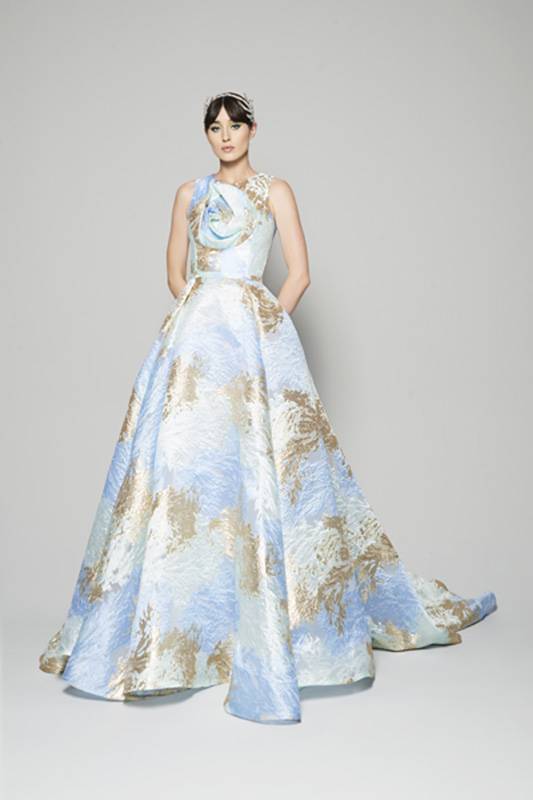 المصممة نور فتح الله تخوض في تصاميمها عوالم النجوم