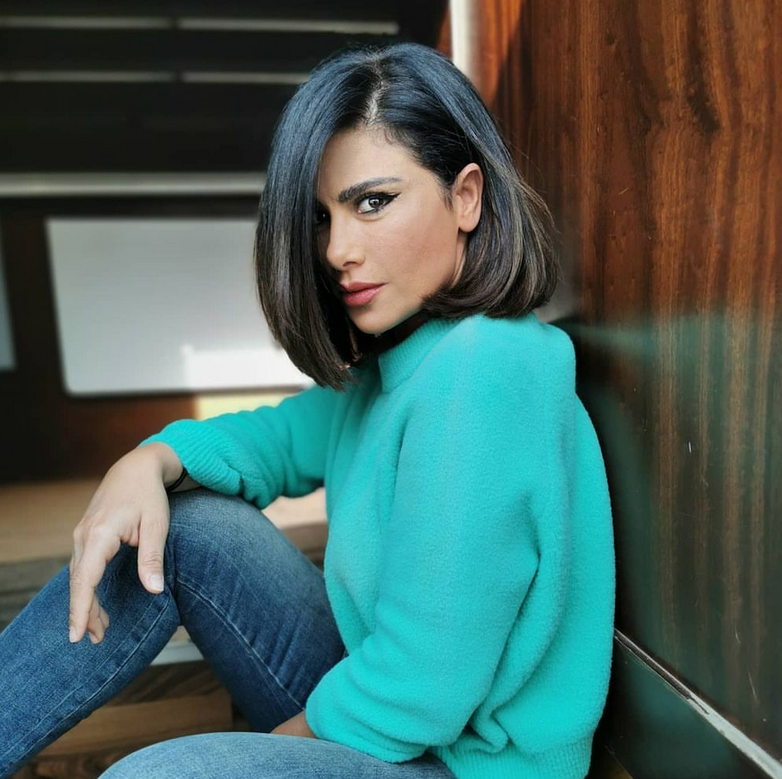 بالصورة – صبا مبارك بوضعية تصوير جريئة وتثير الانتقادات