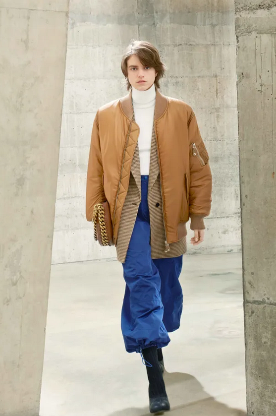 إليك 4 صيحات من عرض Stella McCartney لخريف وشتاء 2021-2022