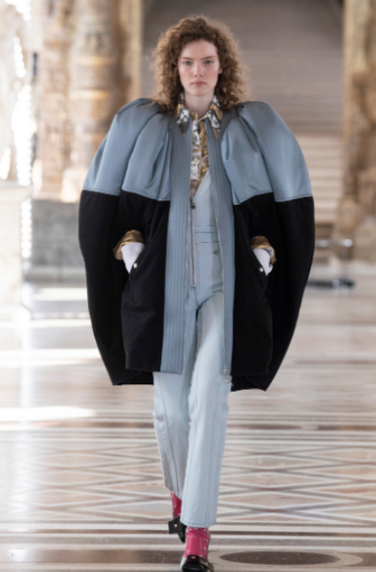 عرض Louis Vuitton لخريف وشتاء 2021-2022 ... 3 صيحات ستعجبك