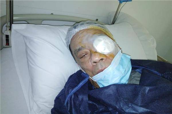 جراحة عاجلة لحلمي بكر في عينه... وهذه حالته الصحية الآن