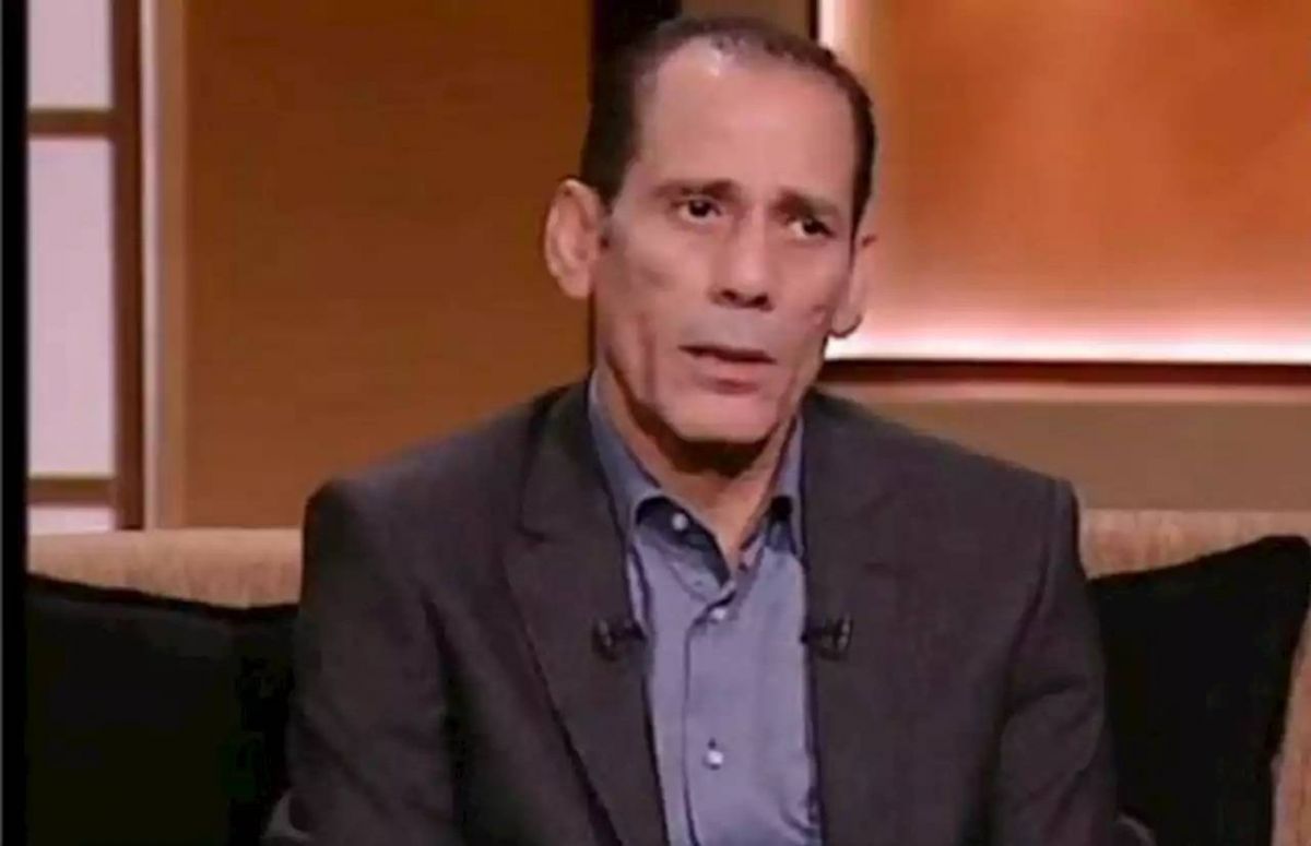 محمود عزب يكشف لماذا طرد علي الحجار محمد رمضان من مسرحية 