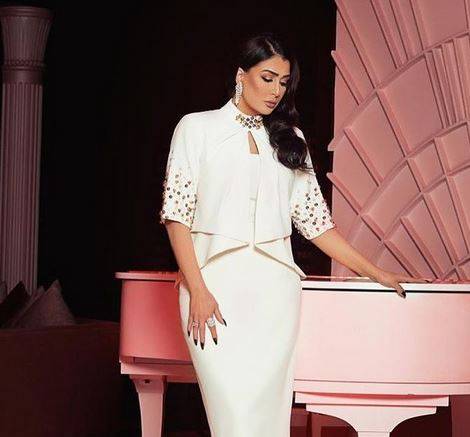 غادة عبد الرازق تُحدث ضجة بصورة وتعليق محيّر... من المقصود؟