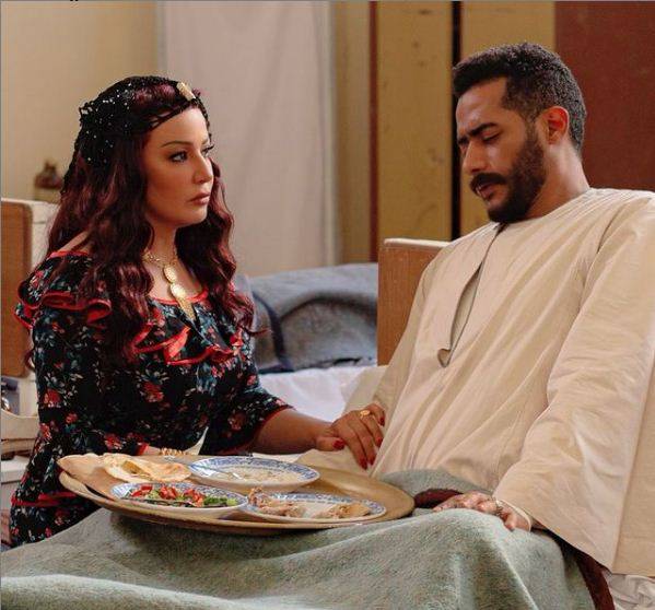 سمية الخشاب تعلّق على صورتها الأولى في مسلسل 