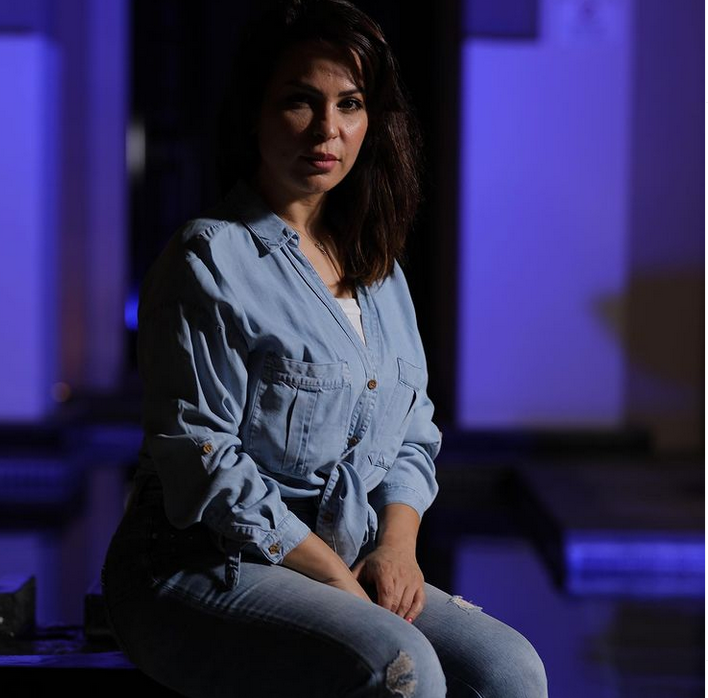 بالفيديو – والدة حلا الترك منهارة بعد صدور الحكم عليها وتكشف ما فعلته ابنتها في المحكمة