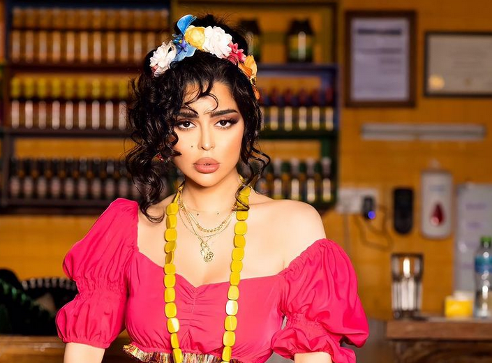 بالفيديو –  جليلة تجري عملية تجميل لخصرها... وهكذا أصبح