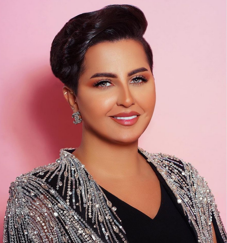 بالفيديو – شمّة حمدان تستفز بعض الجمهور بملابس رجّالية... وآخرون يدافعون عنها