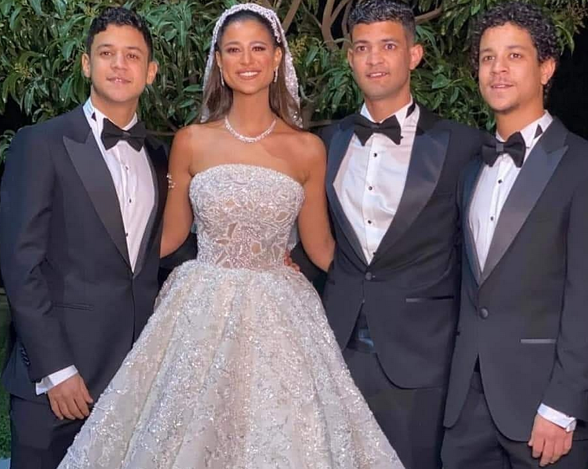 بالفيديو –  ظهور دينا داش في شهر عسلها يثير استياء الجمهور لهذا السبب