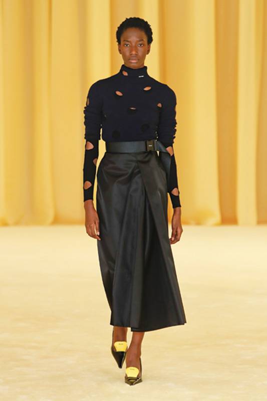 TRENDS خمسة خطوط تطبع موضة ربيع وصيف 2021