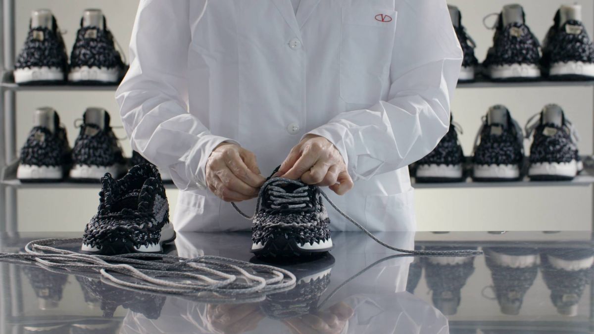 VALENTINO GARAVANI CROCHET أحذية رياضية مصنوعة بحِرفية عالية