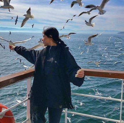 بالفيديو - إسم والدة نجمة لبنانية يثير الجدل!