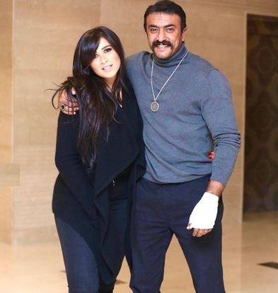 ياسمين عبد العزيز وأحمد العوضي يردّان على شائعة خلافهما بصورة