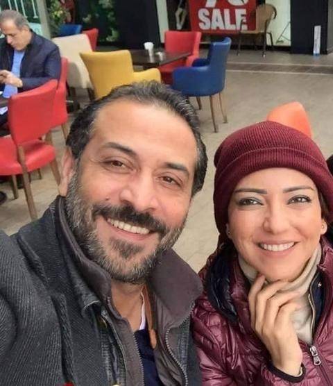 بعد الهجوم عليه... أمل عرفة تدافع عن طليقها عبد المنعم عمايري