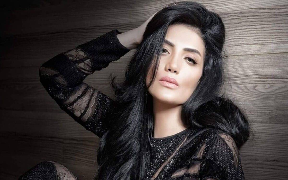 مفاجأة... بعد إجرائها العملية الثالثة... حورية فرغلي في انتظار الرابعة