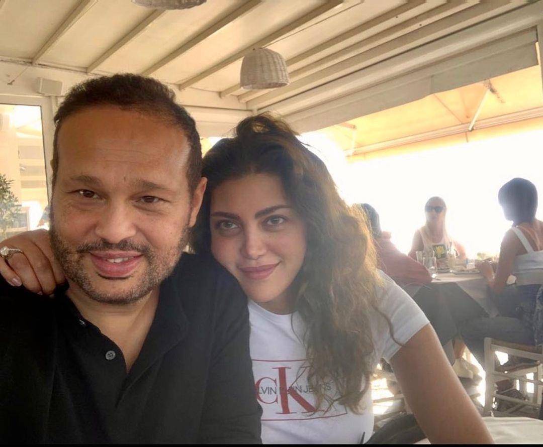 ريهام حجاج تثير الجدل بغلق التعليقات على أحدث صورها مع زوجها