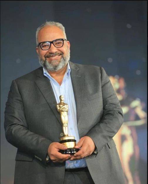 بيومي فؤاد يمازح جمهوره: انتظروني في عشرين مسلسلاً فقط