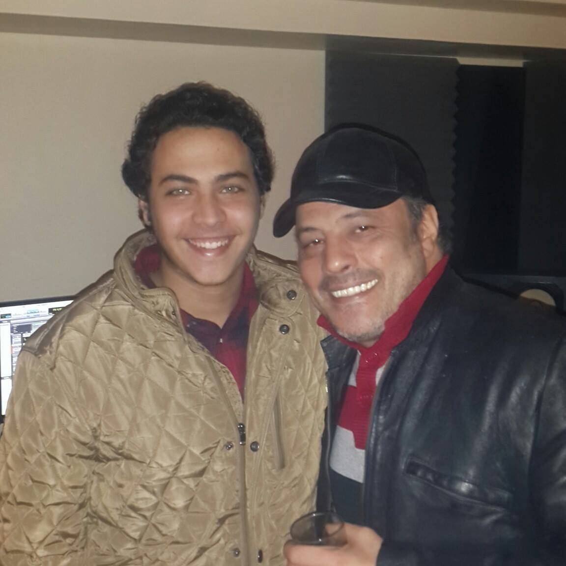 عمرو عبد الجليل يعلن إصابة نجله بمرض نادر