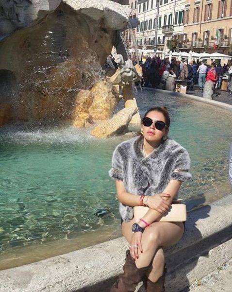 هجوم حاد على لقاء الخميسي بسبب إطلالتها المتناقضة