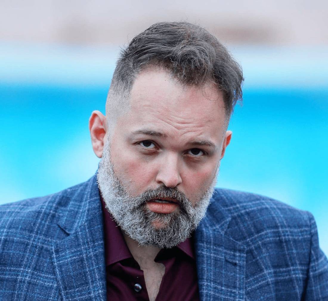 محمد محمود عبد العزيز: 