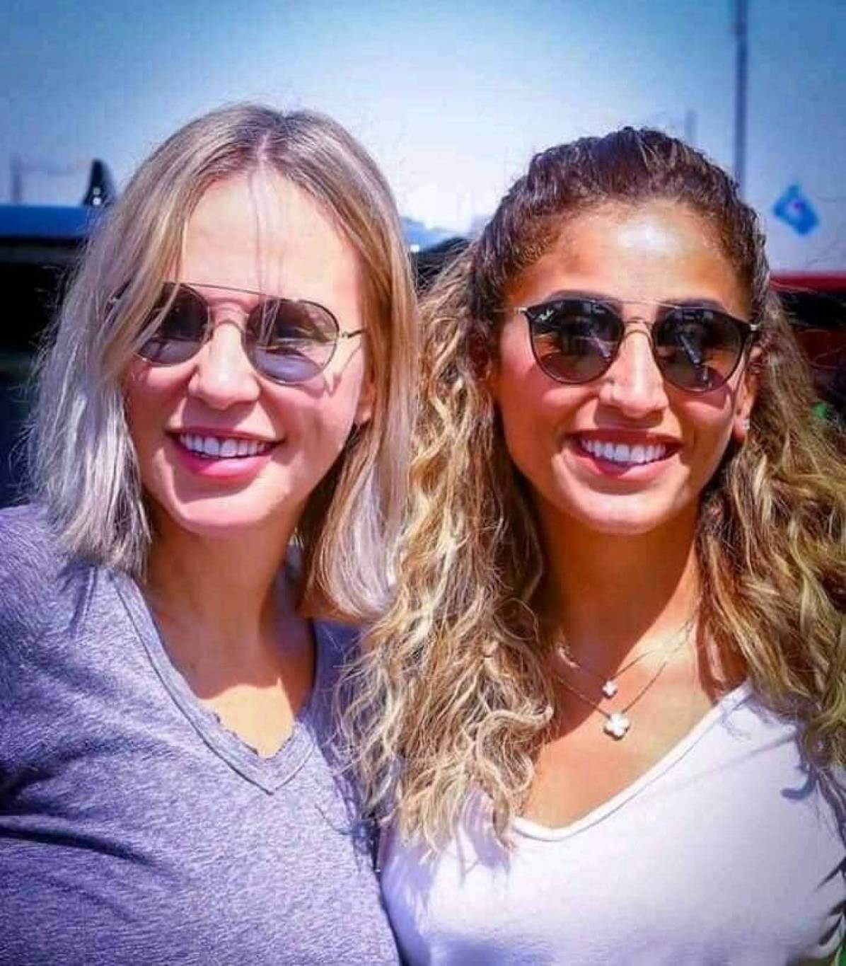 بالفيديو  - اتفاق سرّي بين شيرين رضا ودينا الشربيني والجمهور يتحدث عن عمرو دياب