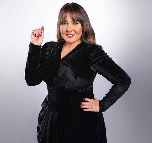 بالصور - مي كساب تستبق الانتقادات على وزنها الزائد بتعليق جريء