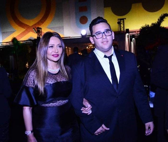 صورة نادرة – ليلى علوي  مع ابنها خالد في أشهر عمره الأولى