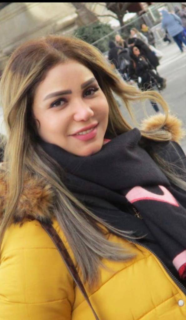 إيناس عز الدين تطلب الدعاء لابنها