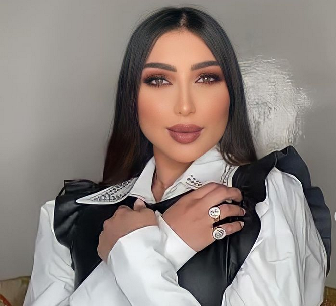 بالصور – سروال دنيا بطمة فاتح اللون يكشف حقيقة وزنها وهذا رد فعل الجمهور