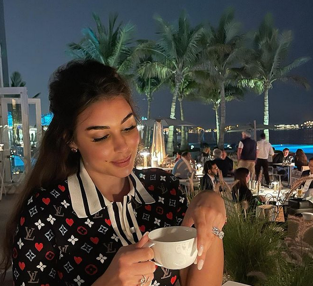 بالصور  - ضجة حول آخر إطلالة لياسيمن صبري... هل بدت نسخة عن نادين نسيب نجيم؟