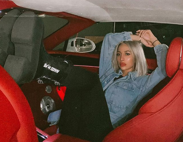 بالفيديو  - هل هذا هو منزل الزوجية الفخم الذي جمع مودل روز ورجل الأعمال؟