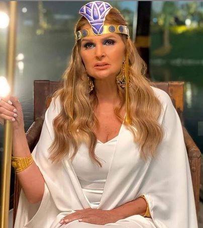 أجمل إطلالات النجمات في حفل موكب المومياوات