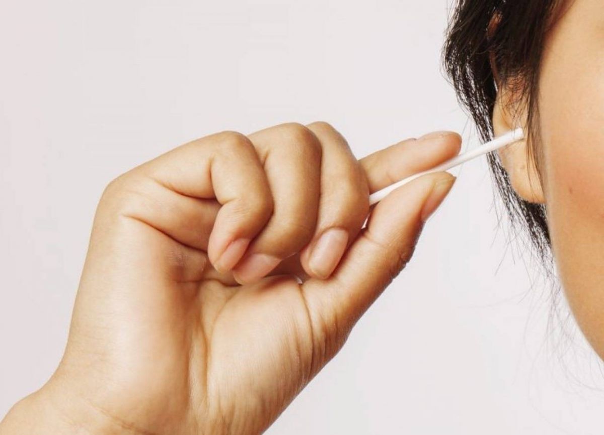 3 أخطاء شائعة نرتكبها عند تنظيف الأذنين