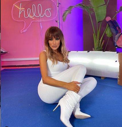 بعد الجمبسوت اللاصق... فستان مايا دياب الجريء يعرّضها للانتقاد