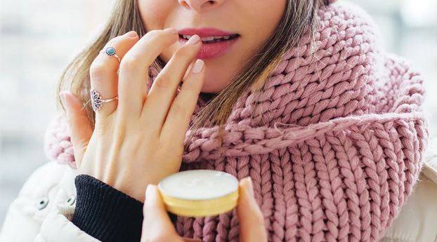 حيل بسيطة لإخفاء تجاعيد محيط الشفاه