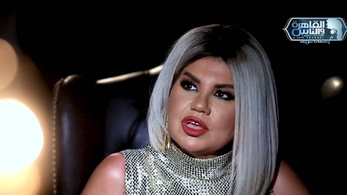 بالفيديو - بوسي شلبي تكشف خوفها من التجميل... ولهذا السبب صفع عمر الشريف مذيعة