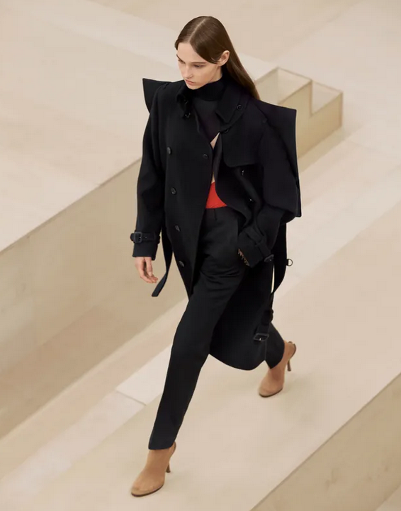 دار Burberry تهدي المرأة القوية مجموعة شتاء 2021