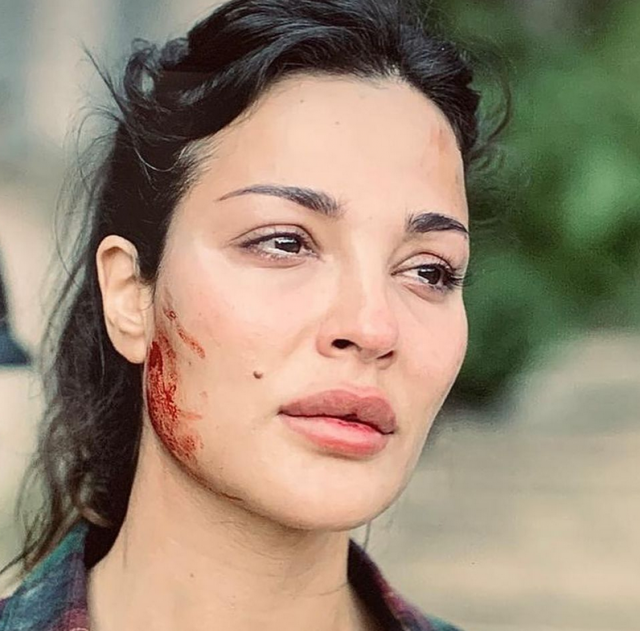 بعد اتّهامها بتهميش الممثلين السوريين... نادين نسيب نجيم تردّ من طريق قصي خولي
