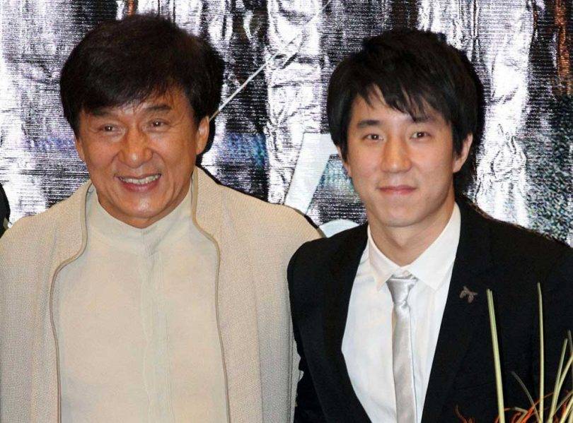 جاكي شان يحرم ابنه الوحيد من الميراث الذي يقدّر بـ350 مليون دولار