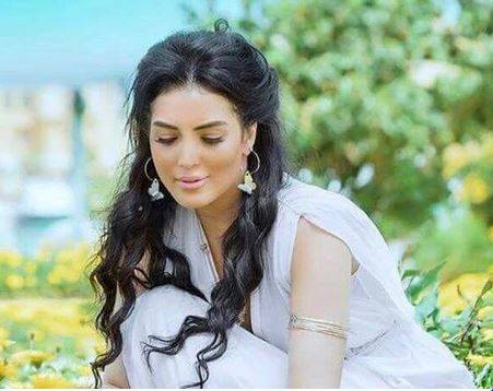 بالفيديو - أول تعليق مؤثر من حورية فرغلي بعد خضوعها لجراحات دقيقة