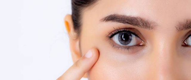 عادات خاطئة تساهم في ظهور الهالات السوداء.. تجنبيها