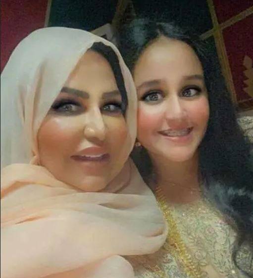 بالفيديو - خجل إبنة أحلام يثير إهتمام الجمهور.. باتت نسخة من والدتها