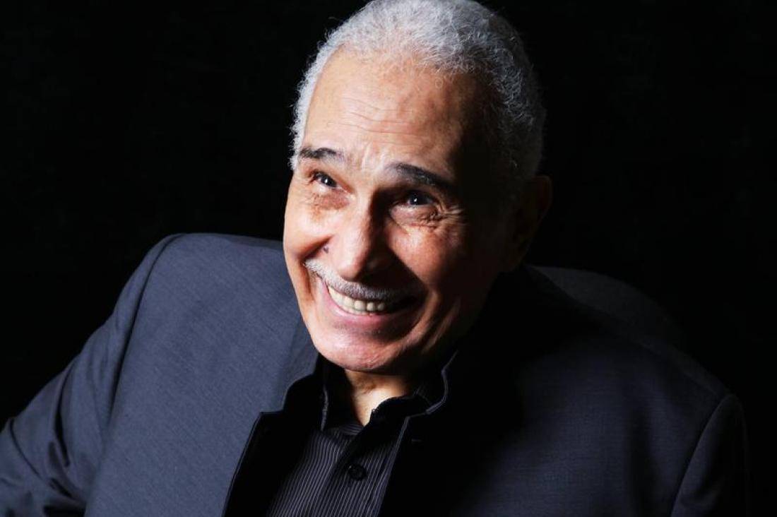 فيديو طريف – عبد الرحمن أبو زهرة يرفض تقبيل حفيدته الشابة: 