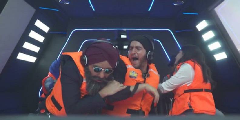 بالفيديو - بعد وقوعه في المقلب... أحمد مالك يعتدي على رامز جلال