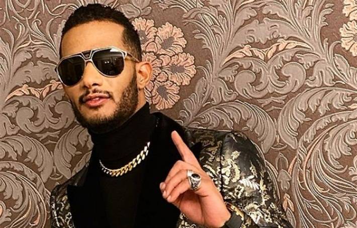 محمد رمضان يواجه أزمة جديدة بسبب ملابسه!