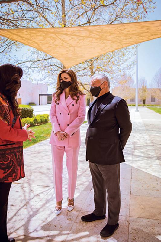 الملك عبدالله والملكة رانيا لتشجيع الحرفيين الشباب