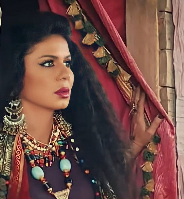 بالصورة - الموت يفجع نجلاء بدر: 