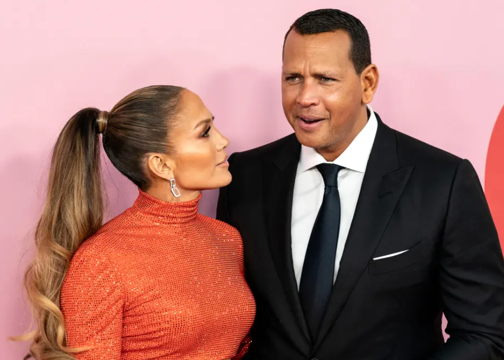 رسمياً انتهت العلاقة بين جنيفير لوبيز وأليكس رودريغز... وهذه التفاصيل