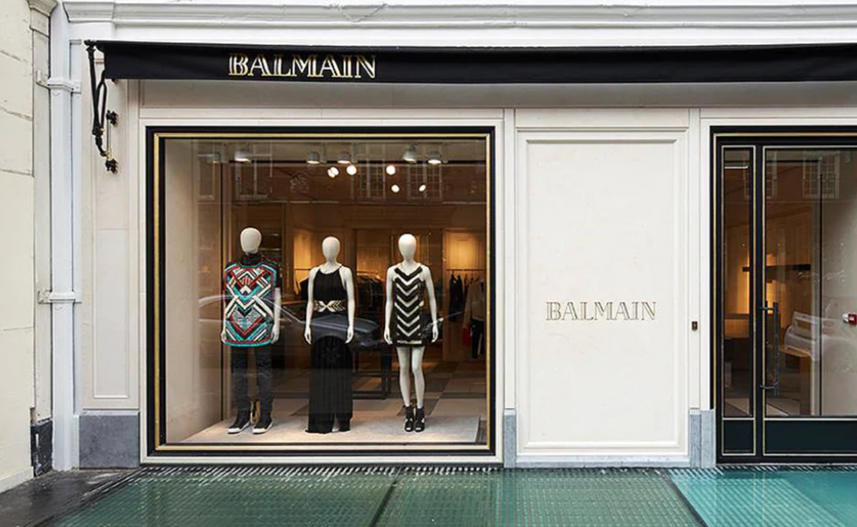 مجموعة السفر لخريف وشتاء 2021 - 2022 من Balmain للمرأة المغامِرة