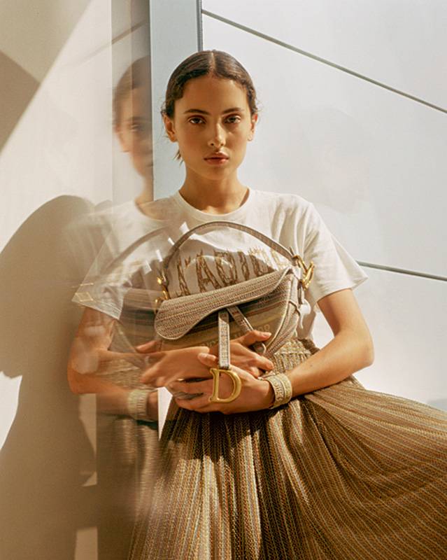 DIOR GOLD أناقة الذهـب